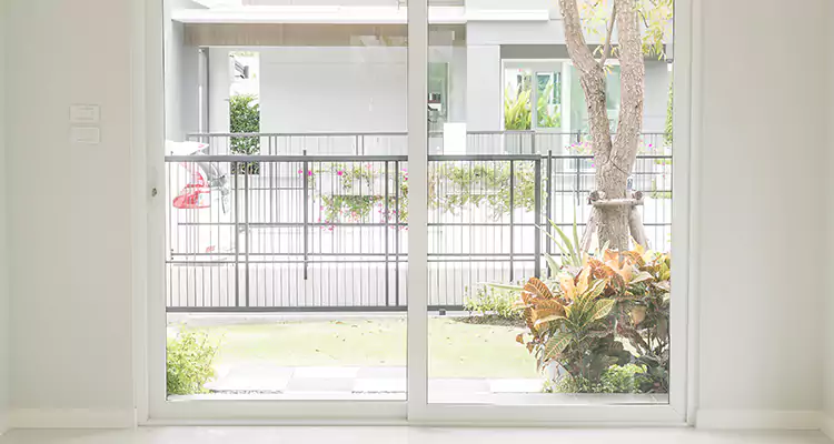 Balcony Screen Door Repair in Palm Harbor, FL