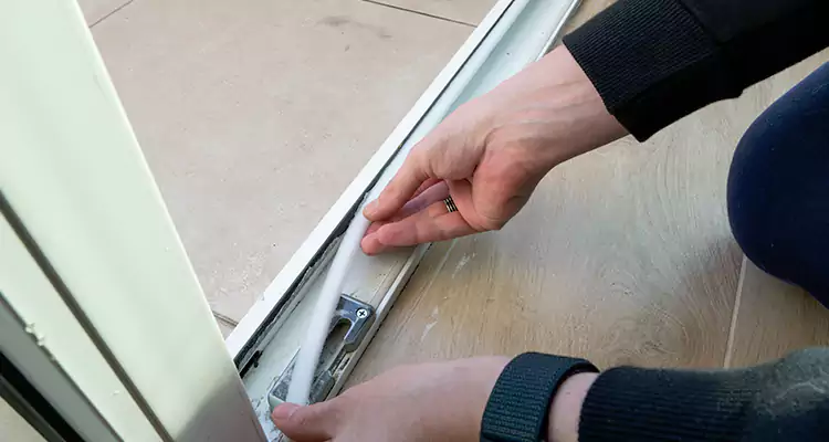 Garage Door Off Track Repair in Palm Harbor, FL