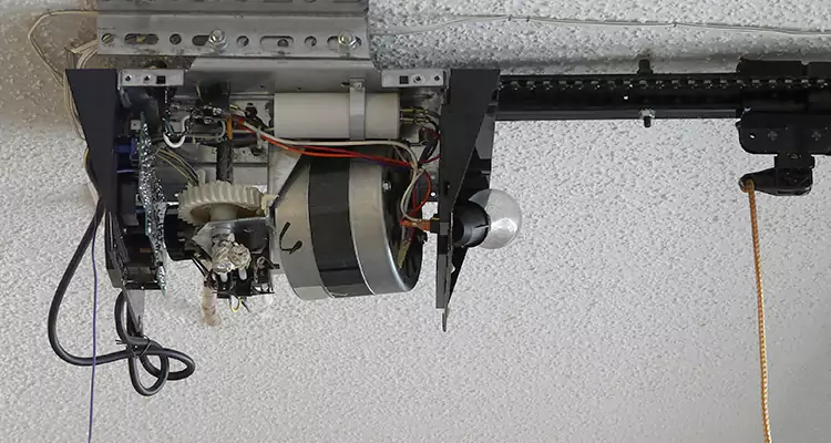 Emergency Garage Door Opener Repair in Palm Harbor, FL