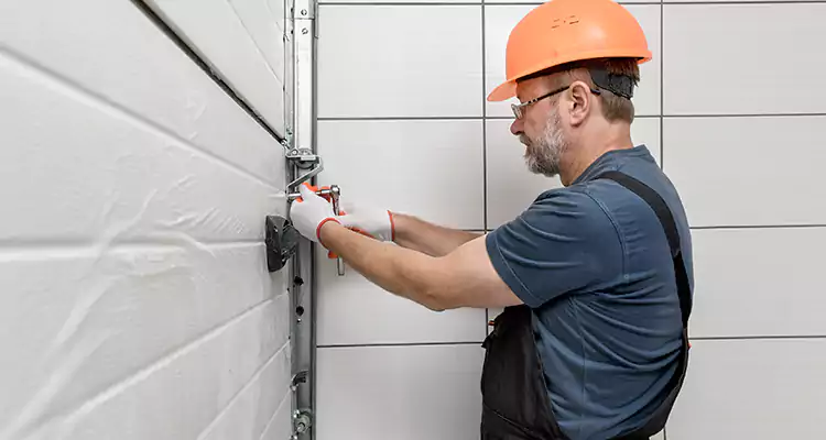 Emergency Garage Door Repair in Palm Harbor, FL