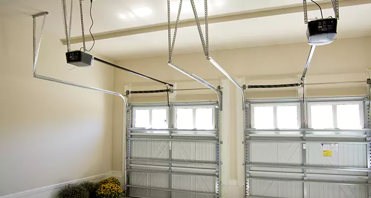 Residential Emergency Garage Door Repair in Palm Harbor, FL