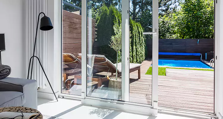 Fixing A Sliding Screen Door Roller in Palm Harbor, FL