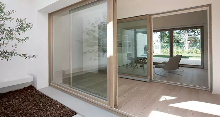 Sliding Screen Door Bottom Track Replacement in Palm Harbor, FL